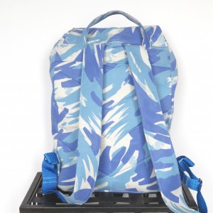 Plecak z tkaniny w niebieskie moro
